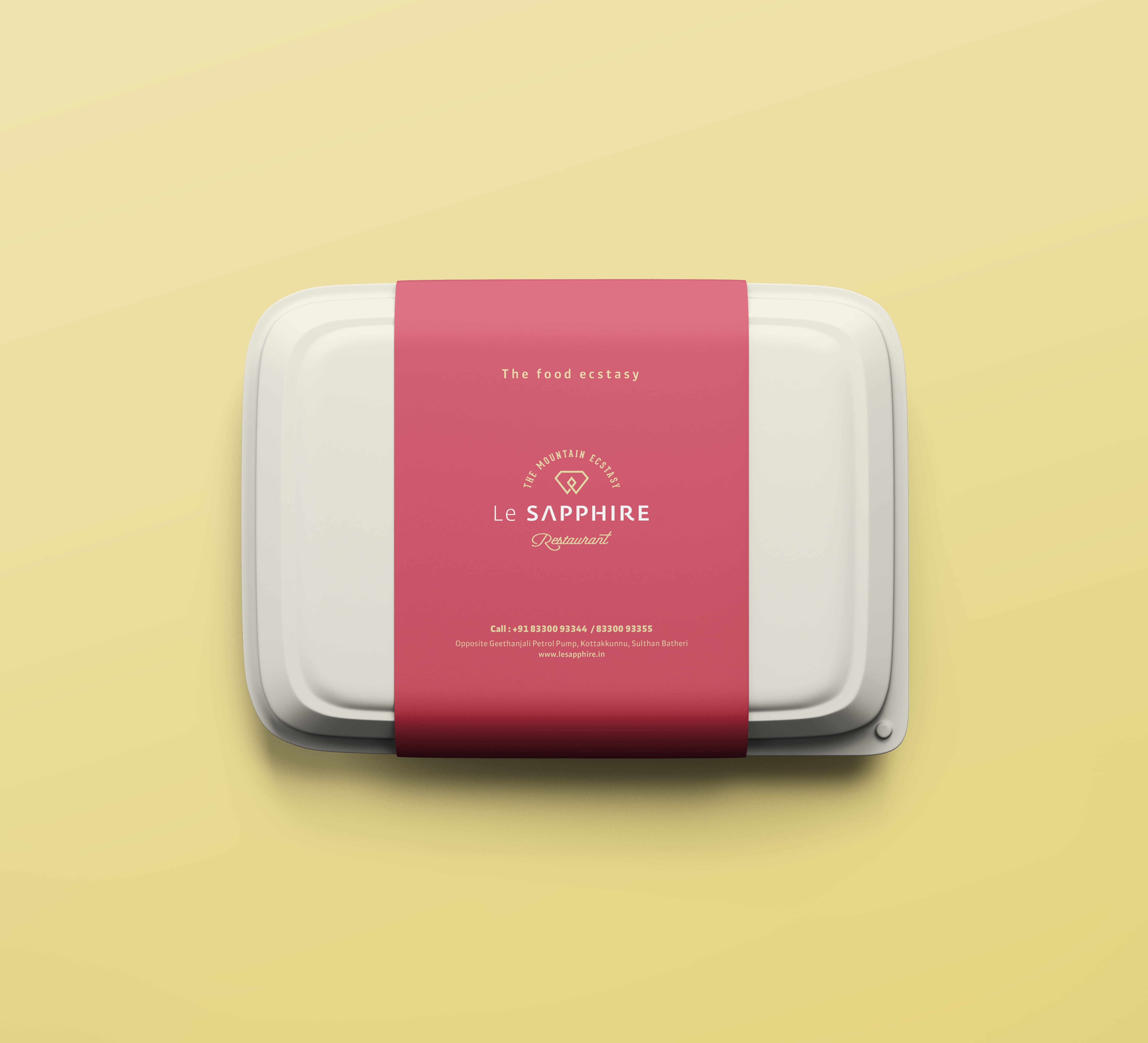 Le SAPPHIRE Restaurant takeout container with logo, perfect for food delivery